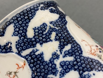 Twee Chinese famille rose pullen met mandarijns decor, Qianlong